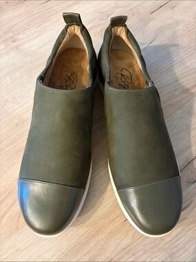 ROS HOMMERSON OLIVE GREEN NUBUCK SLIP ON COMFORT WOMEN SIZE 8.5